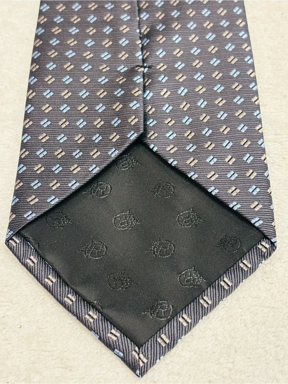 Brand New Stylish Tie By Daniel Gray - Tie Width Is 4 Inches